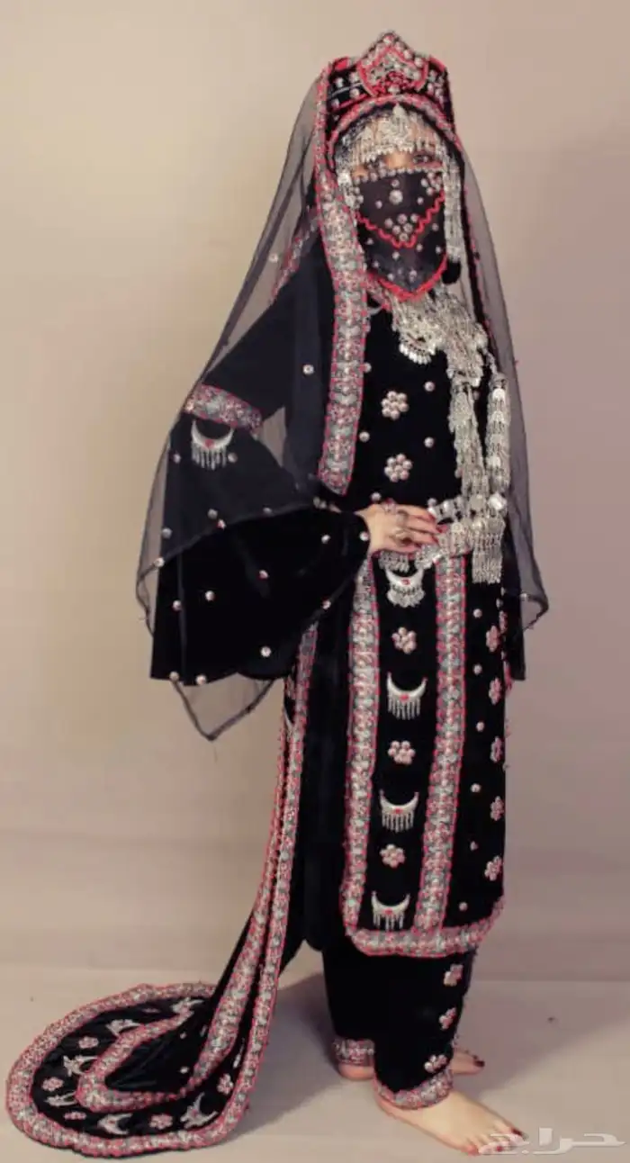 لبس صنعاني للايجار مع ا الاكسسوارات 0