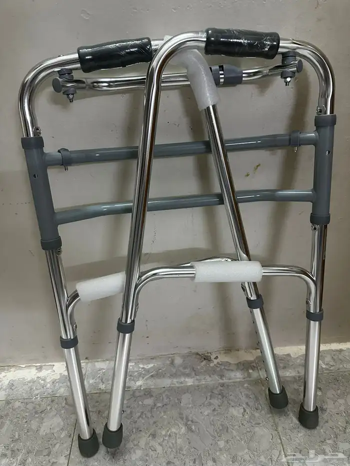 عكاز من اربع اقدام جديد 0