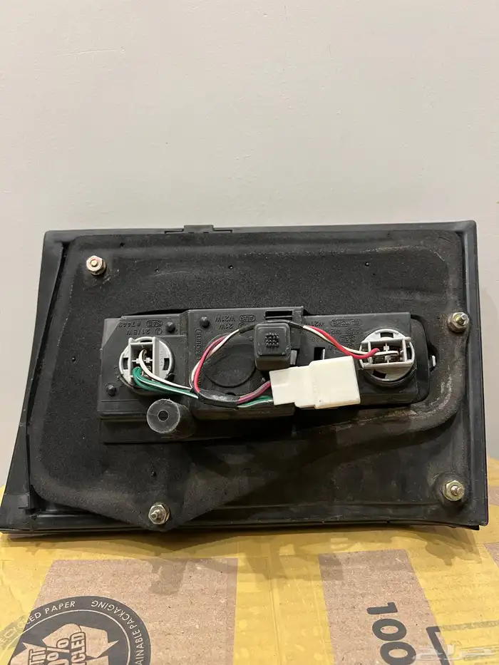 علامات لكزيس أصلية LS400 4