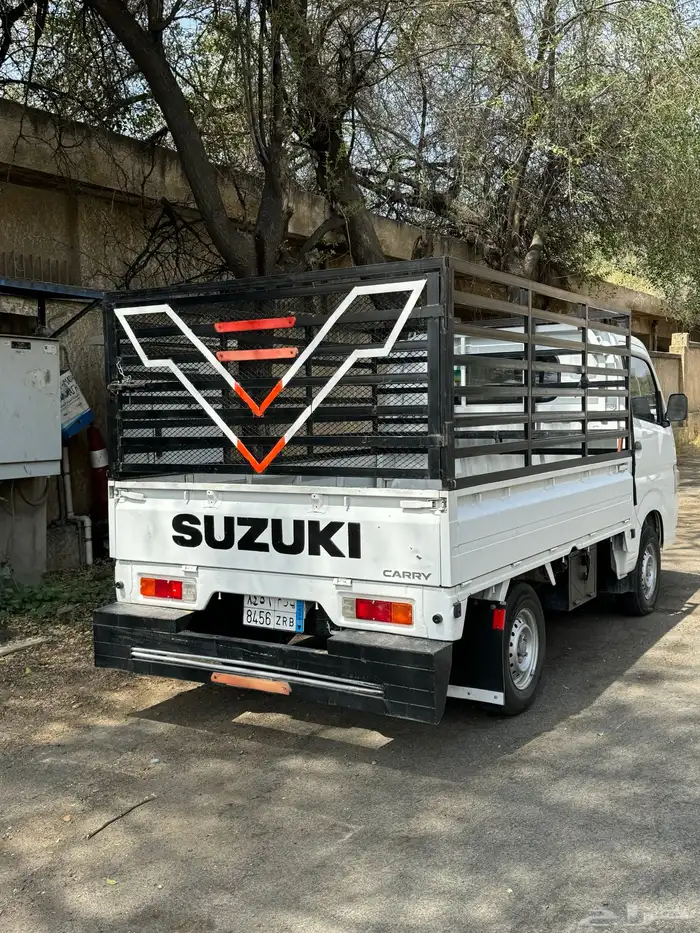 دباب سزوكي كبير لي نقل البضائع 1