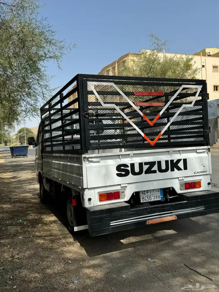 دباب سزوكي كبير لي نقل البضائع 0