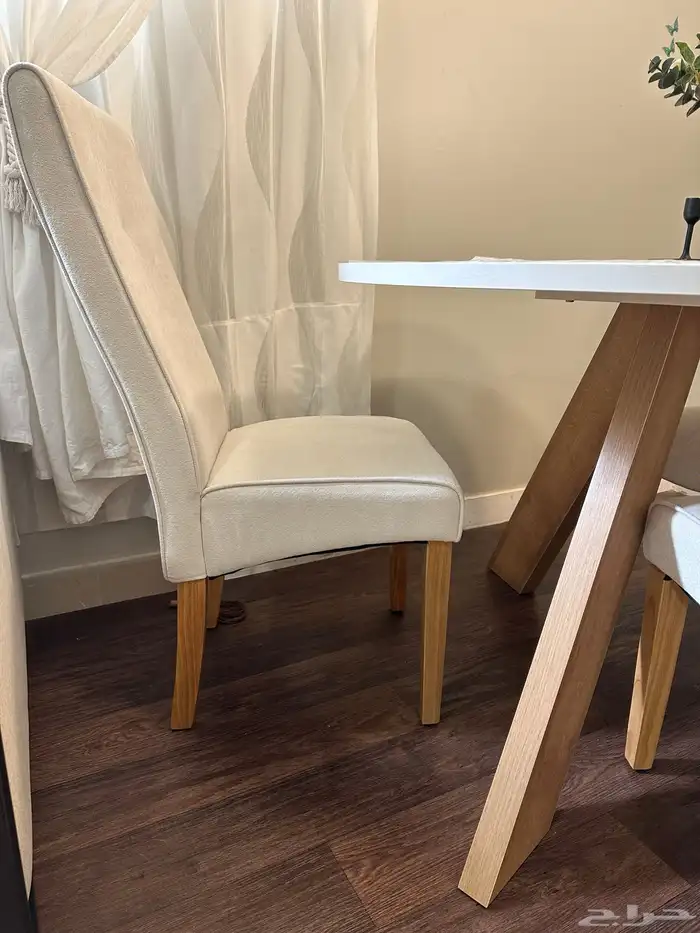 طاولة طعام 2