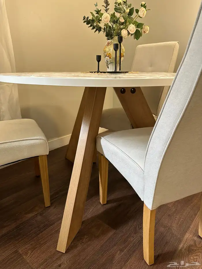 طاولة طعام 1