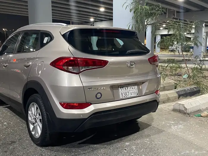 توسان 2018 محرك 2000 ( مخزن ) مباع 5