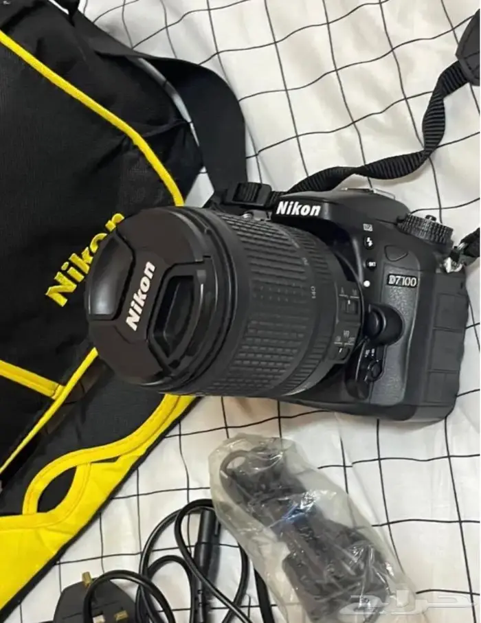 كاميرا نيكون D7100 نظيفه خاليه من العيوب 8