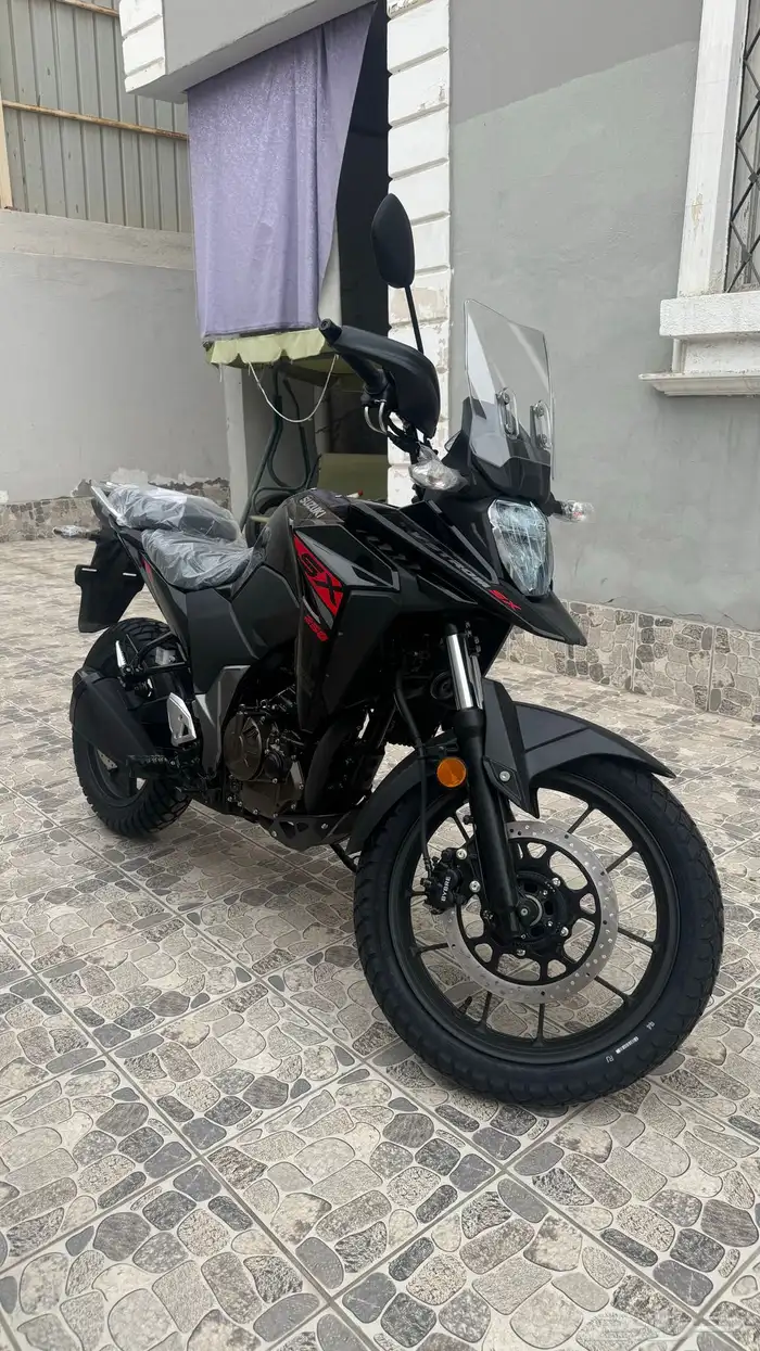 سوزوكي ادفنشر V-strom 250 5