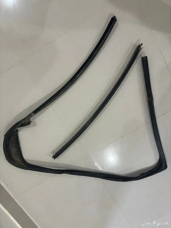 مجموعه أغراض بآب رينو سيمبول باب خلفي يسار باب خلفي يسارفقط 1