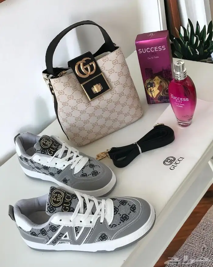 طقم شوز وشنطة قوتشي مع عطر هدية 18