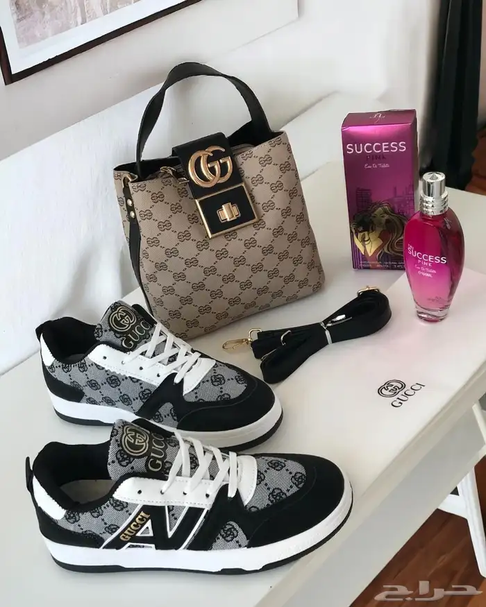 طقم شوز وشنطة قوتشي مع عطر هدية 20