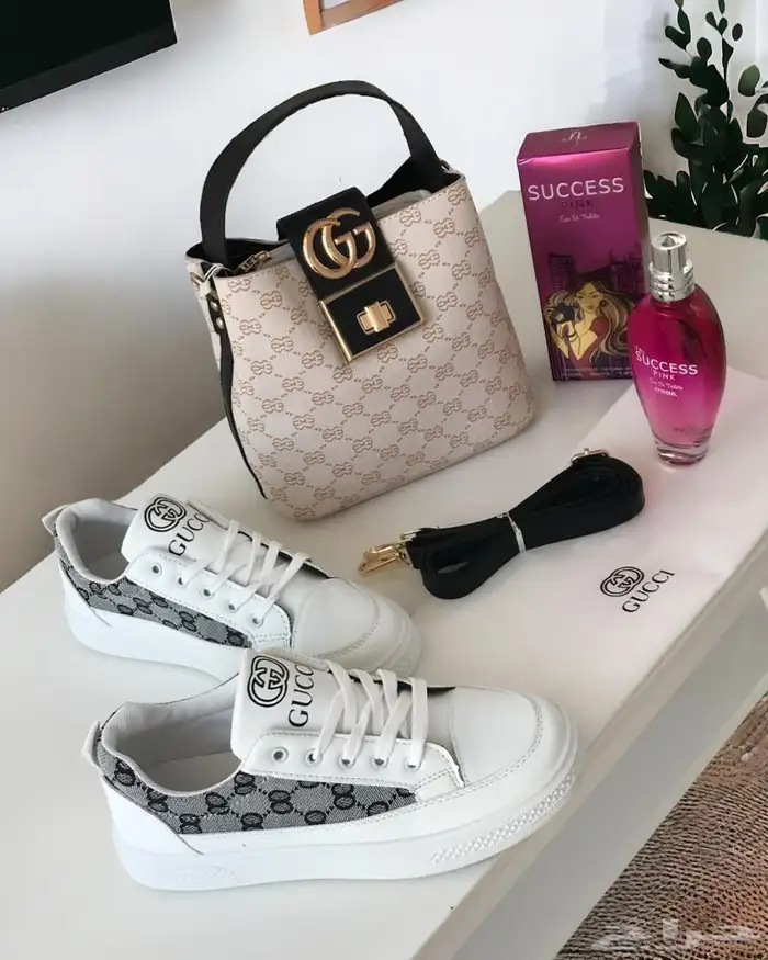 طقم شوز وشنطة قوتشي مع عطر هدية 22