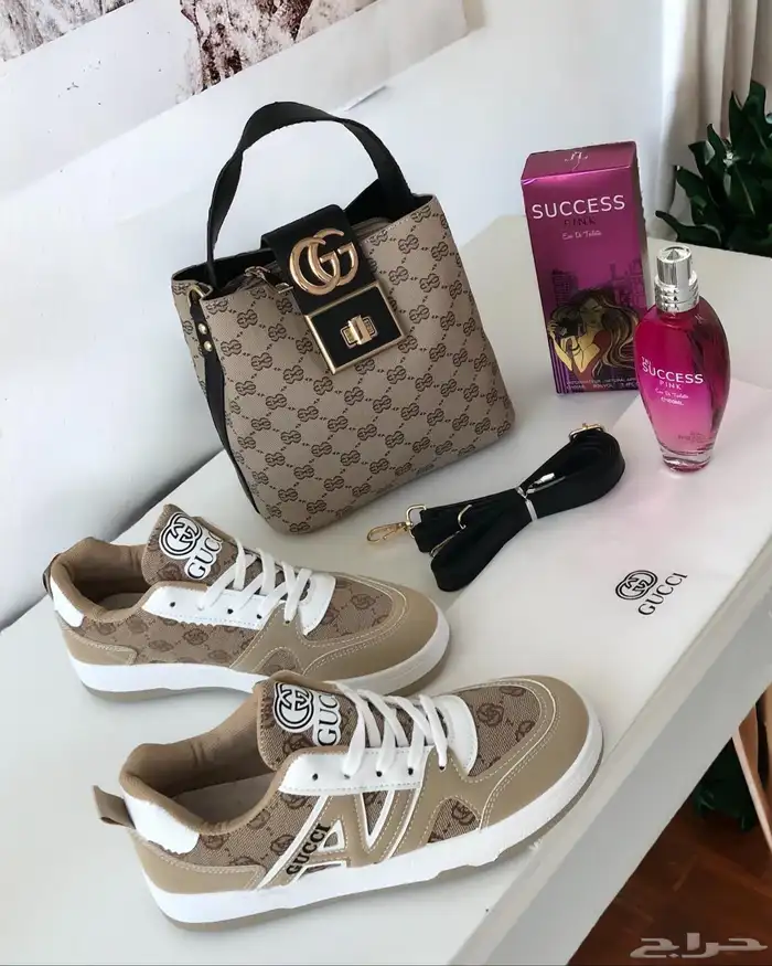 طقم شوز وشنطة قوتشي مع عطر هدية 12