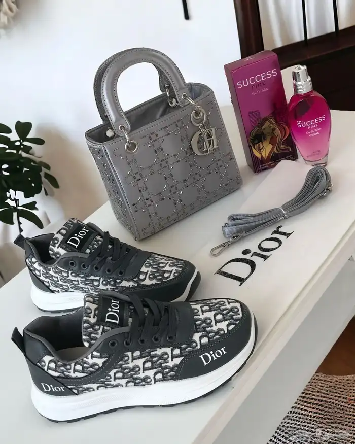 طقم شوز وشنطة قوتشي مع عطر هدية 34