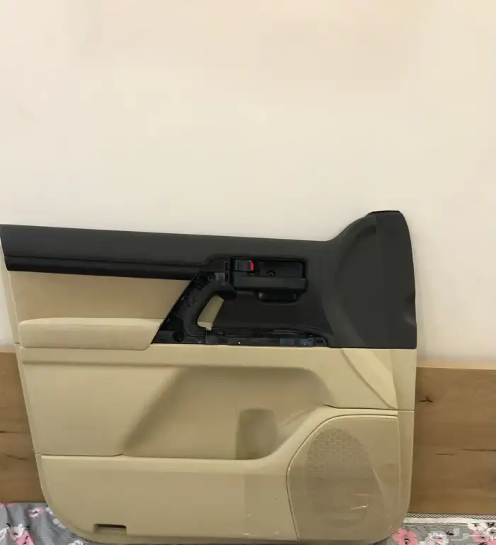 طابق او فرشة باب السواق جيب لاندكروزر من2008 الى 2016 1