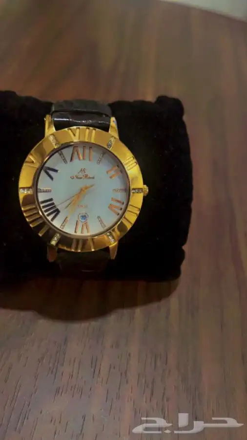 ساعة يد رجالية مستخدمه ولكنها بجودة عاليه ونظيفه 0