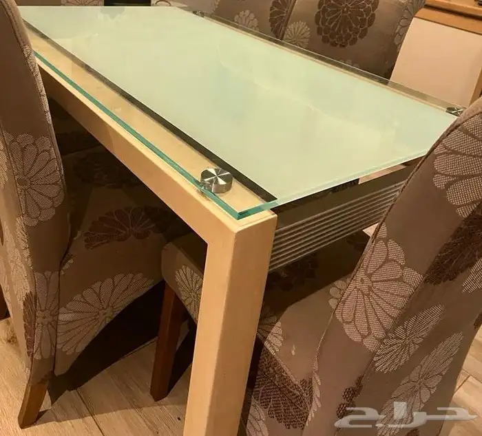 طاولة طعام 0