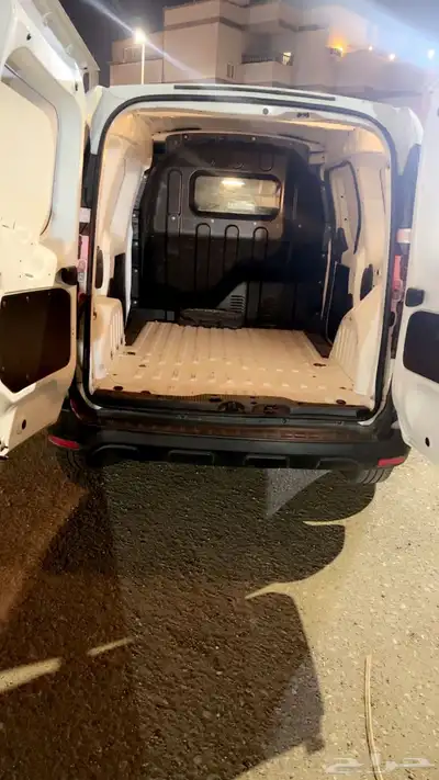فان رينو دوكر للإيجار شهري 1