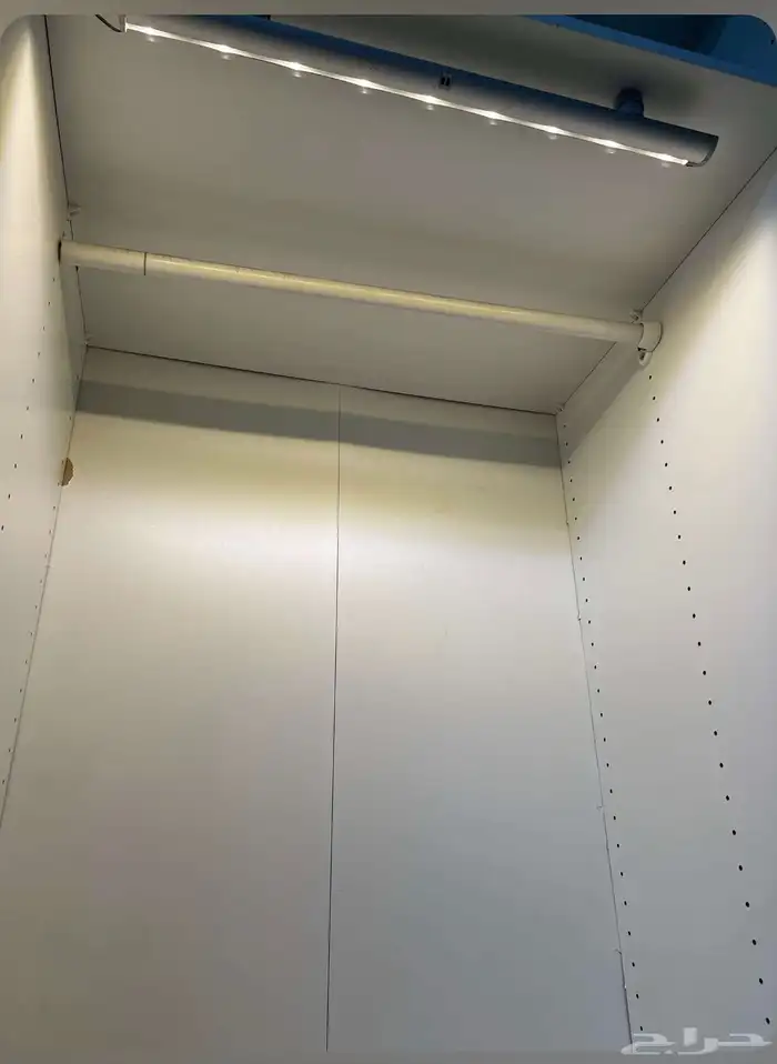 دولاب ايكيا نظيف شبة جديد 8