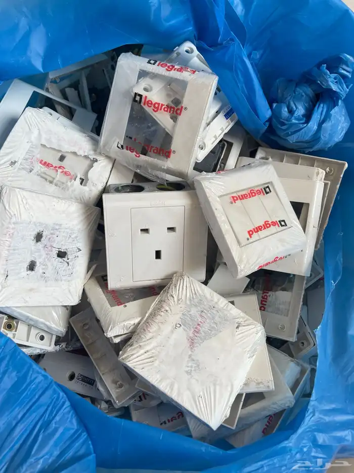 افياش متنوعه وجديده ولم يتم استعمالها وتم تبديلها من المشتر 1