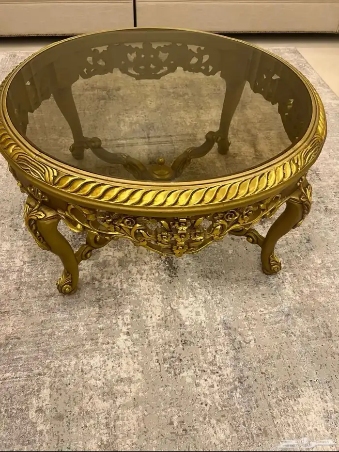 طاولة خشب ذهبي 0