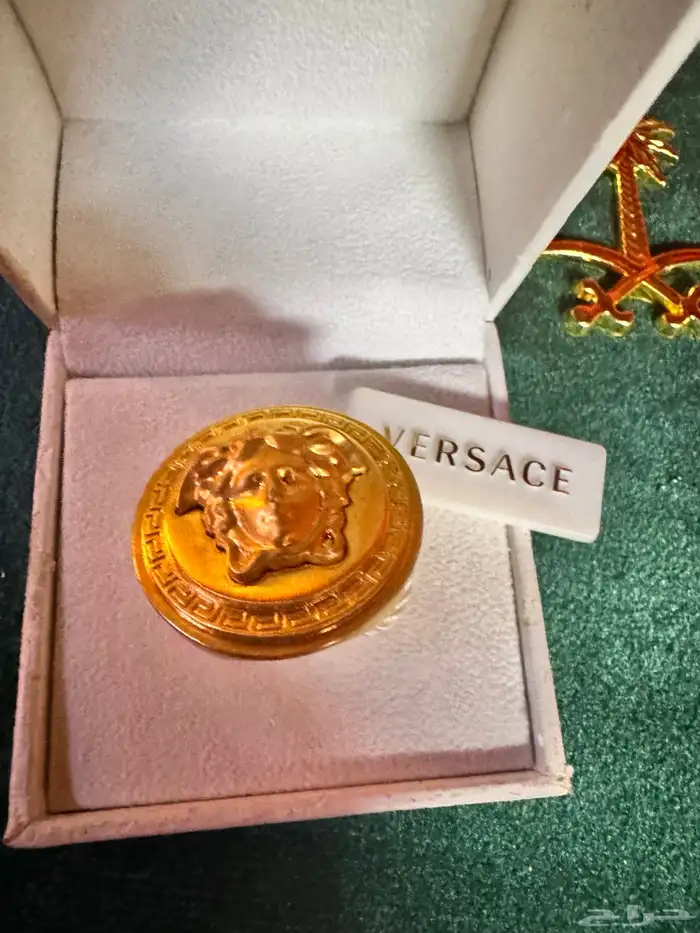 فرزاتشي VERSACE نظارات خواتم أساور سلاسل 40