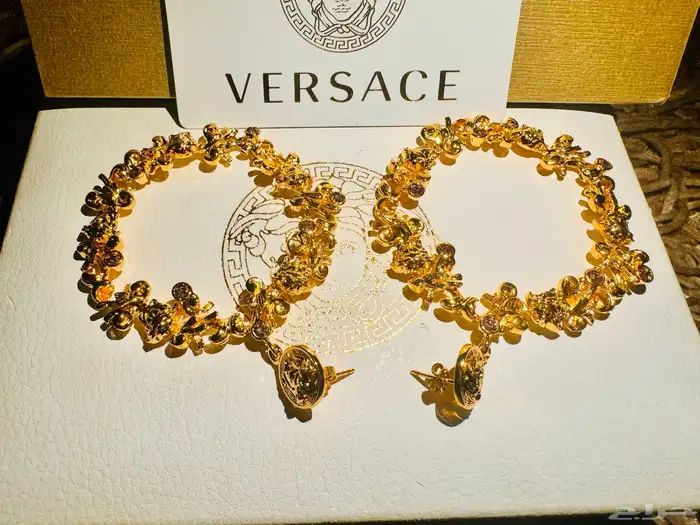 فرزاتشي VERSACE نظارات خواتم أساور سلاسل 51