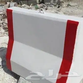 حواجز خرسانية مناهيل مصدات سيارات قواعد اعمدة إنارة 0