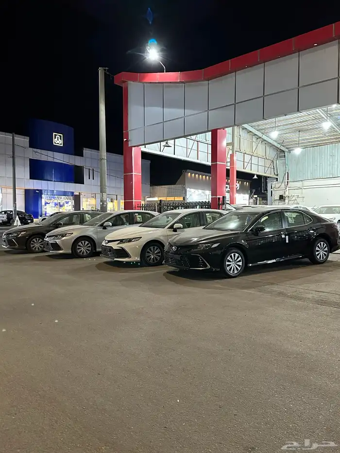 كامري 2024 استاندر خليجي جميع الالوان لدى معرض سامي القعدي 8