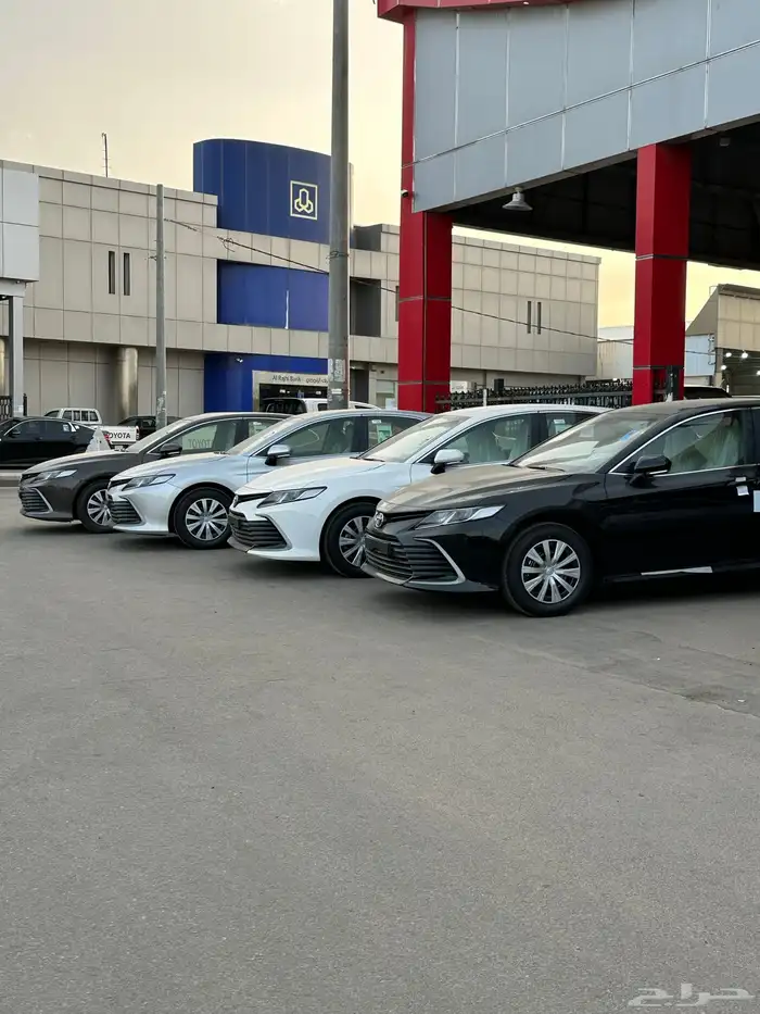 كامري 2024 استاندر خليجي جميع الالوان لدى معرض سامي القعدي 12