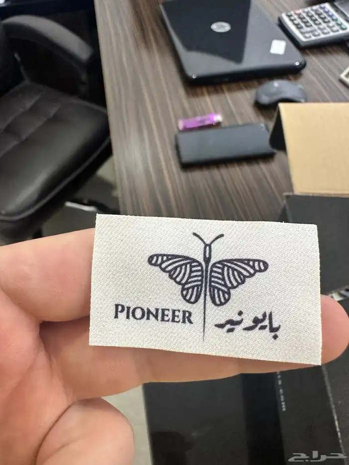 طباعة ليبل قماش للعبايات لوقو جلد اكرليك 6
