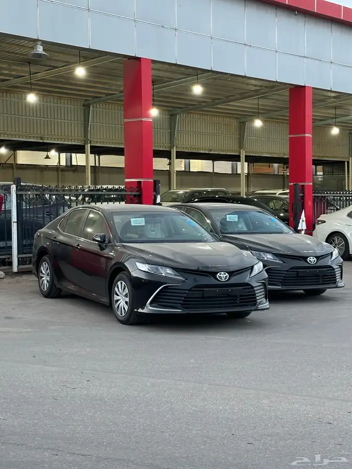 كامري 2024 استاندر خليجي جميع الالوان لدى معرض سامي القعدي 19