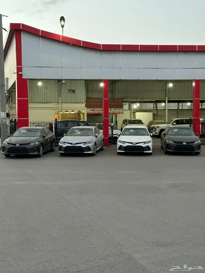 كامري 2024 استاندر خليجي جميع الالوان لدى معرض سامي القعدي 3