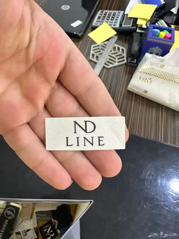 طباعة ليبل قماش للعبايات لوقو جلد اكرليك 8