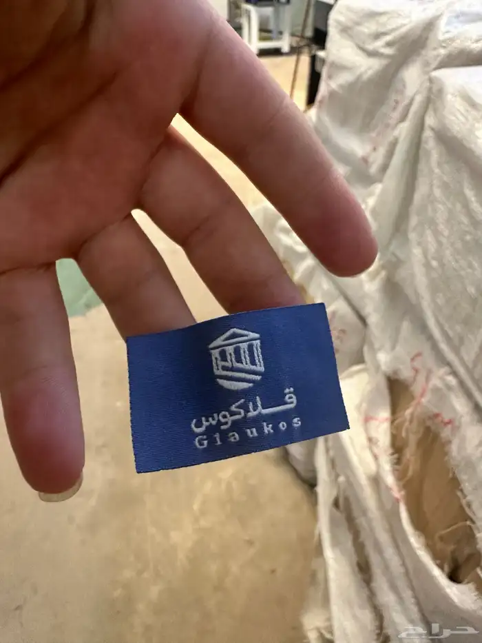 طباعة ليبل قماش للعبايات لوقو جلد اكرليك 3