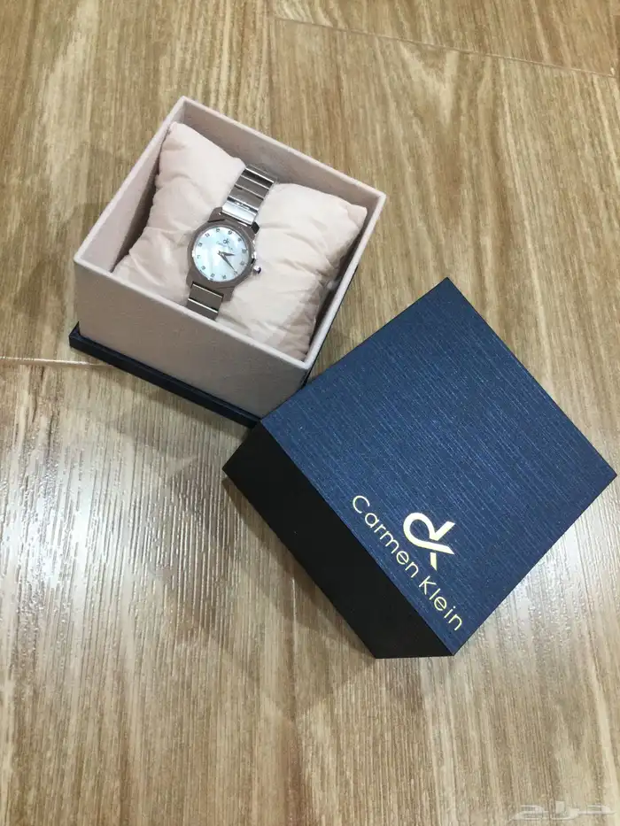 ساعة يد نسائية جديده 1