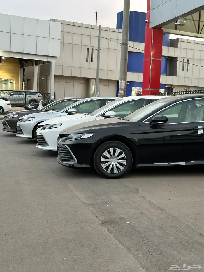 كامري 2024 استاندر خليجي جميع الالوان لدى معرض سامي القعدي 0