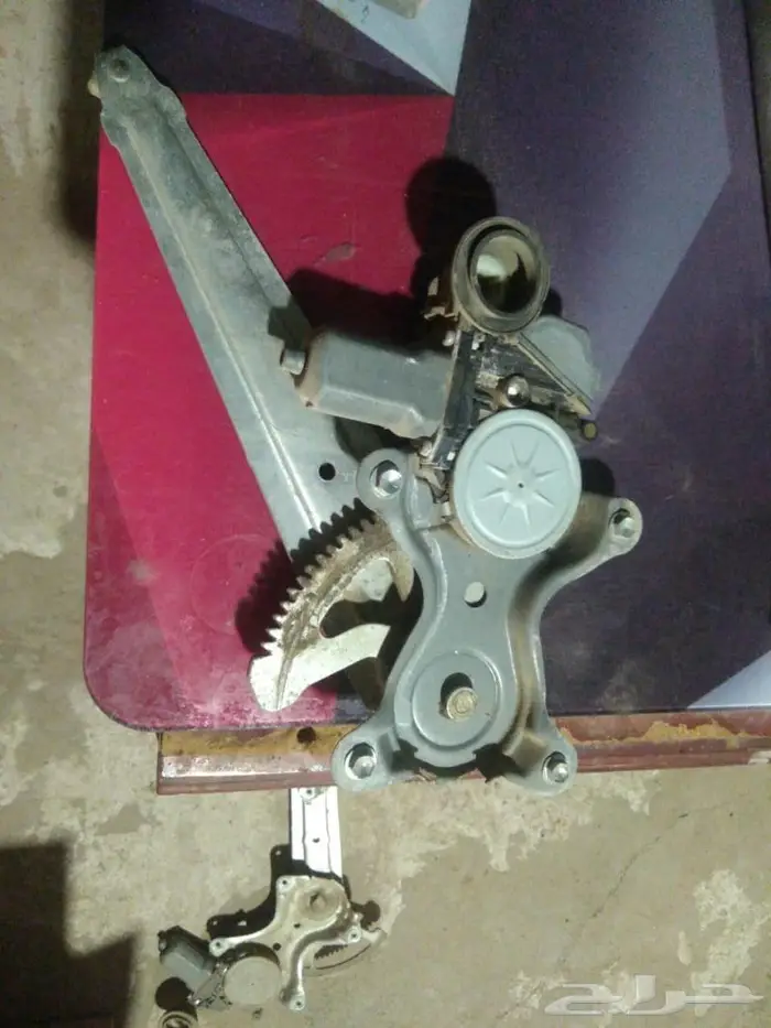 قطع غيار تشليح لكزس is 350 2015 جربوكس بدوي بعض القطع 10
