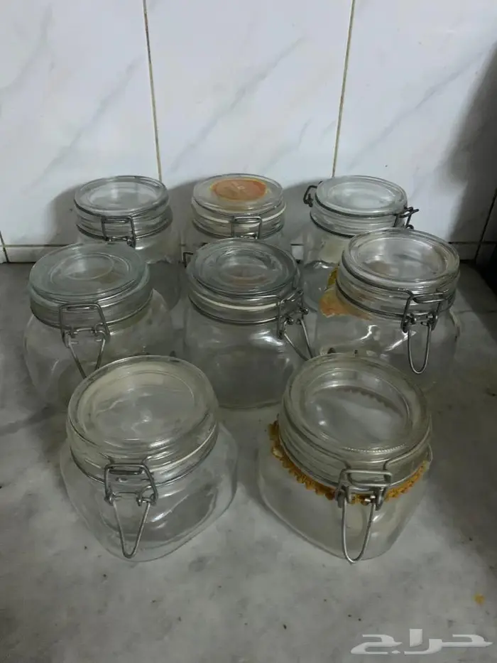علب بلاستيك وزجاج 1