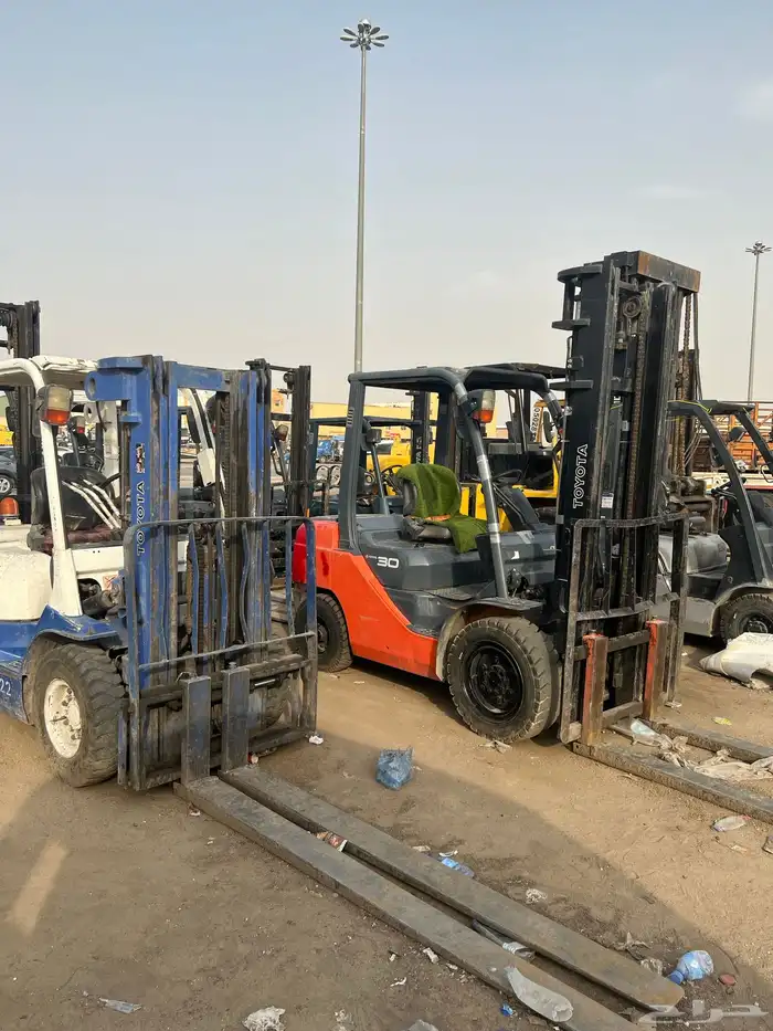 رافعة شوكية فوركلفت للايجار اليومي والشهري تاجير رافعات 5