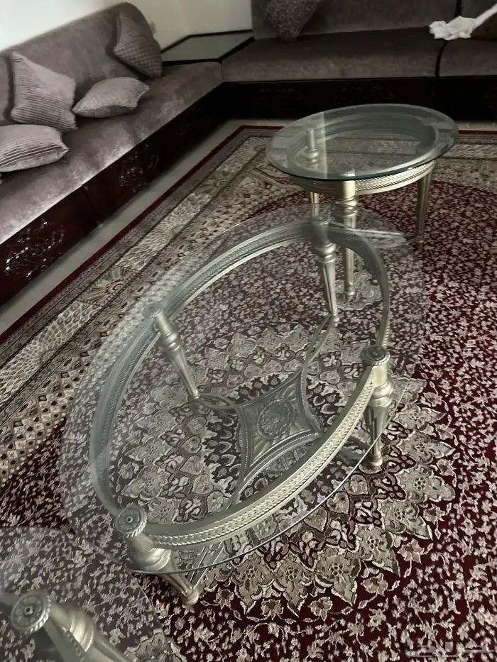 طاوله كبيره فخمه مع طاولتين صغار 1