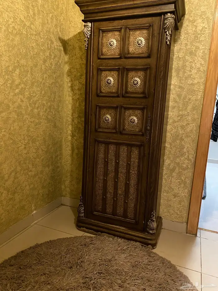 كنب مستعمل للبيع  طاولات   ستاره  زولية 3قطع  دولاب عبايات 7