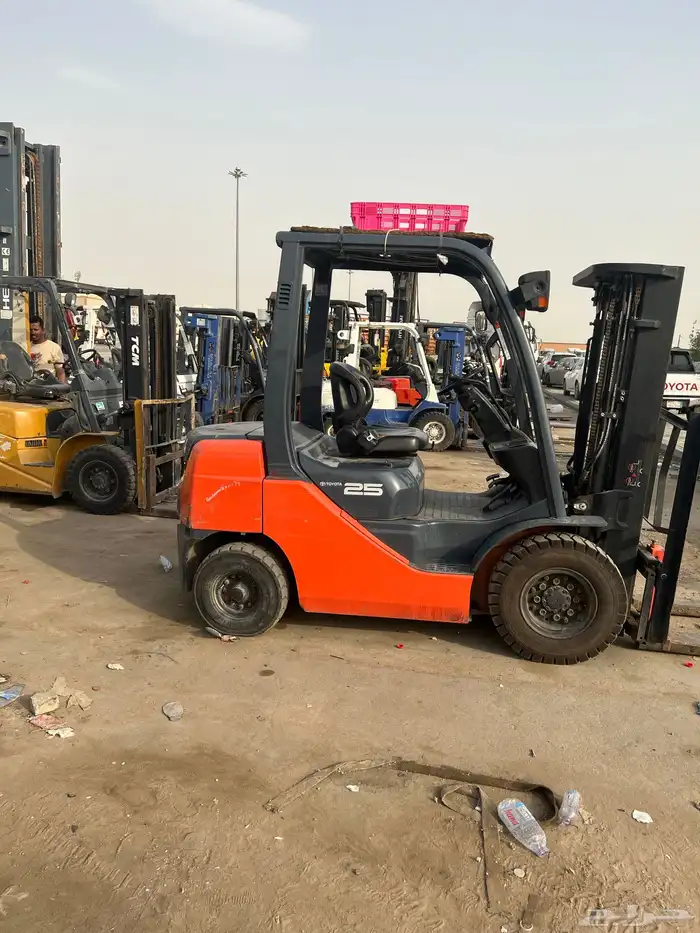 رافعة شوكية فوركلفت للايجار اليومي والشهري تاجير رافعات 6