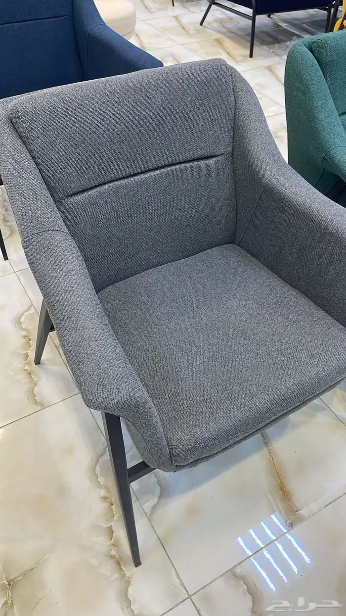 كراسي مفردة   كراسي كوفي داخلية   طاولات رخام وخشب 10