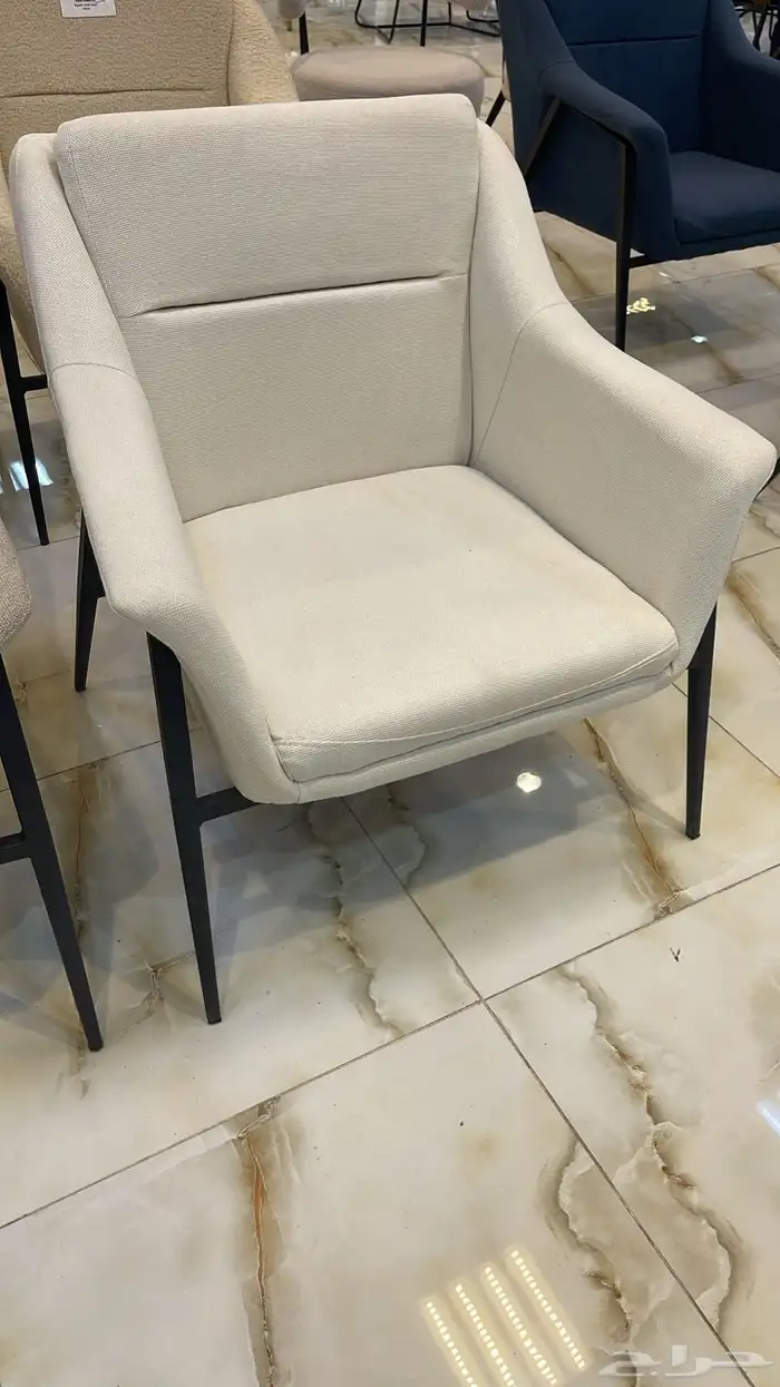 كراسي مفردة   كراسي كوفي داخلية   طاولات رخام وخشب 11