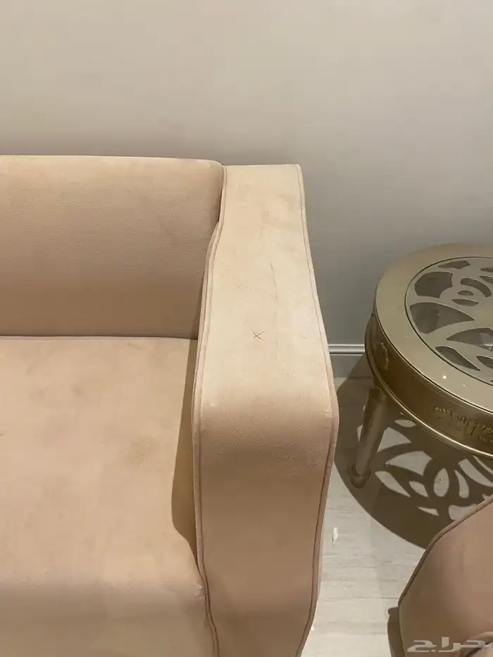 طقم كنب ثلاث قطع   وطاولات ثلاث قطع 9