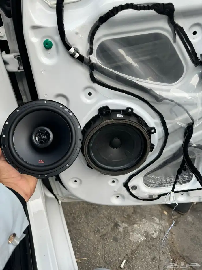 سماعات جي بي ال  من افضل السماعات جوده وصوت عالي 2