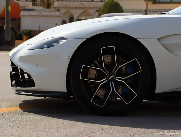 استون مارتن فانتيج Aston Martin Vantage 2022 6