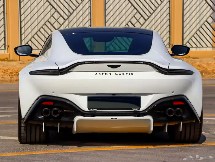 استون مارتن فانتيج Aston Martin Vantage 2022 8