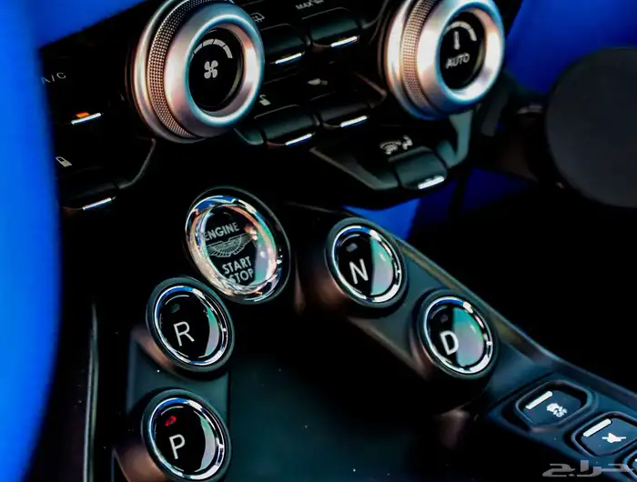 استون مارتن فانتيج Aston Martin Vantage 2022 12