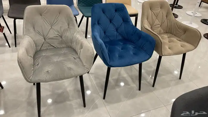 كراسي مفردة   كراسي كوفي داخلية   طاولات رخام وخشب 13