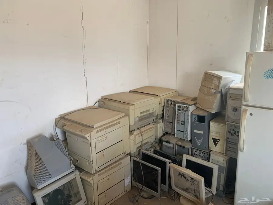 الات تصوير وكمبيوترات وطفايات حريق للبيع 1